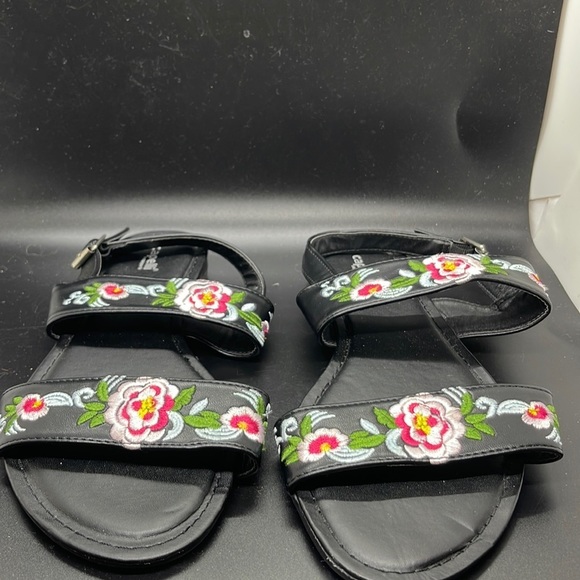 Capellin New York Embroidered Floral Dbl Straps Slide Sandals. Size 10. D3/A - Picture 2 of 10